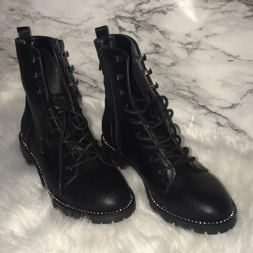 Women’s black combat boots NEW!!